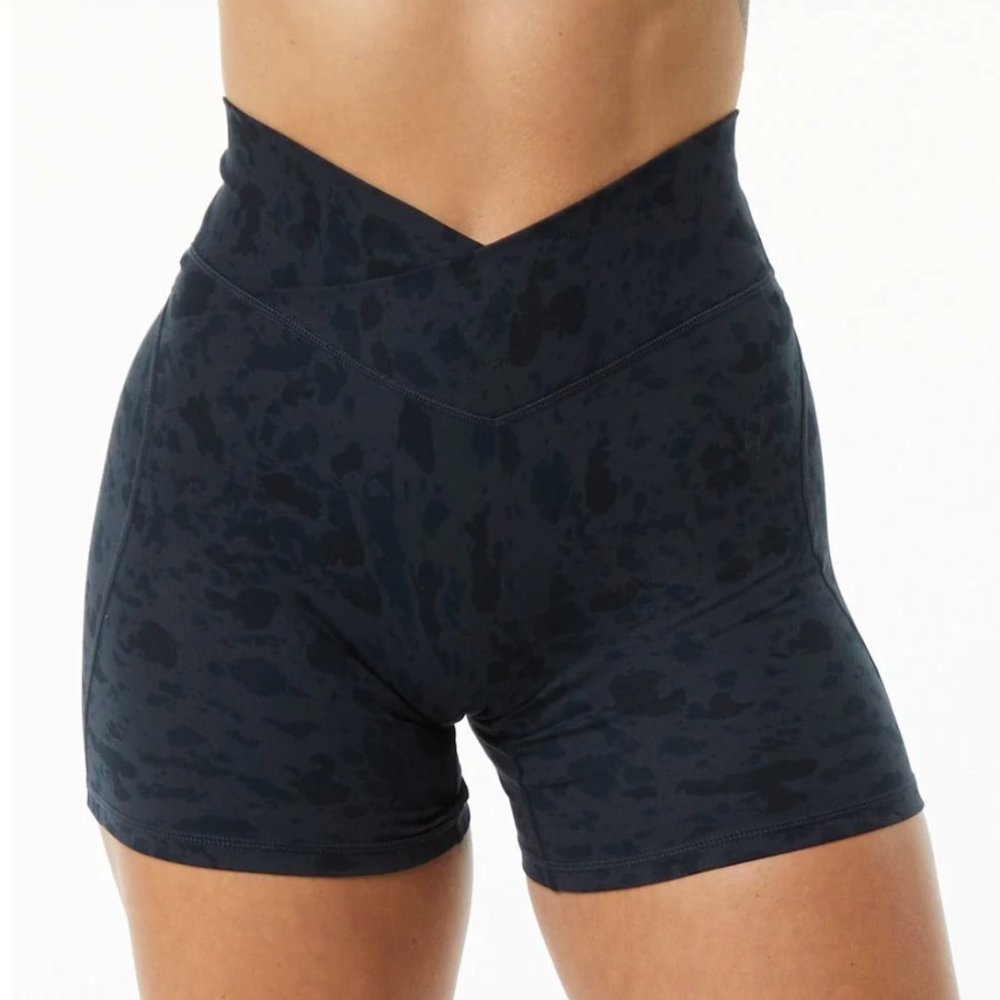 [NWT] ALPHALETE Surface Power Short 5" [SIZE XS] in Pebble Black